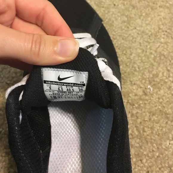 Nike sneaker - Picture 3 of 4