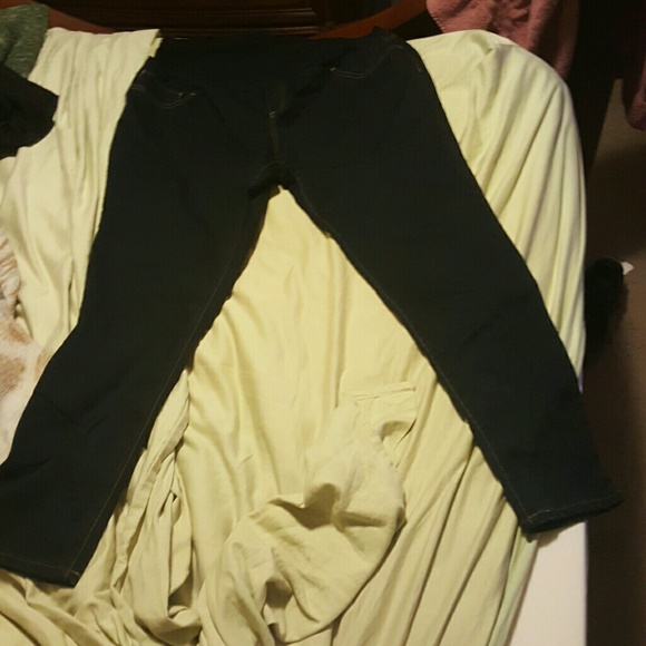 Liz and lang  maternity pants