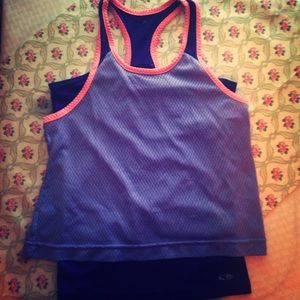 A 2-layered sports tee