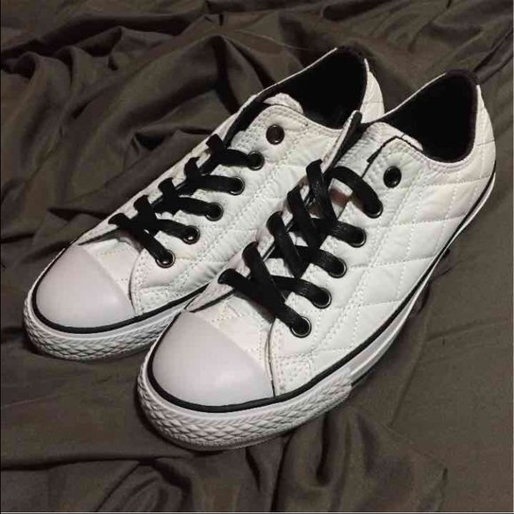 NWT CONVERSE