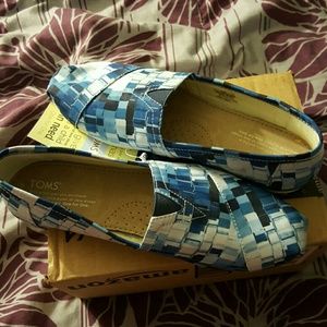 Toms shoes