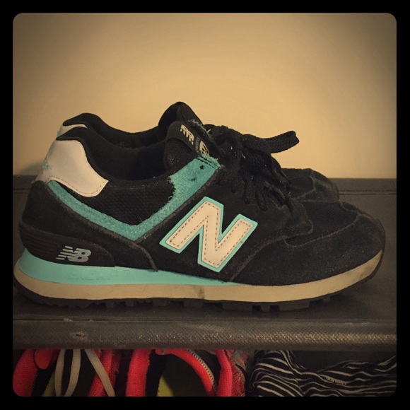 New Balance Sneakers. GUC