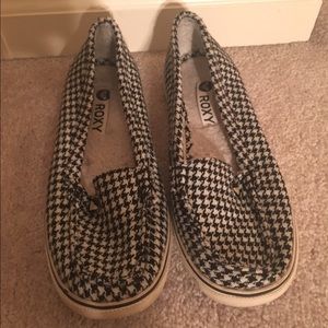 ROXY houndstooth black and white loafers.