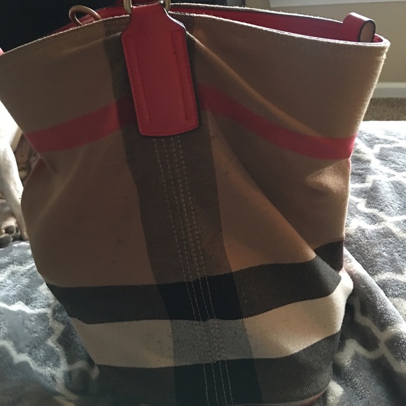 the medium ashby in canvas check and leather