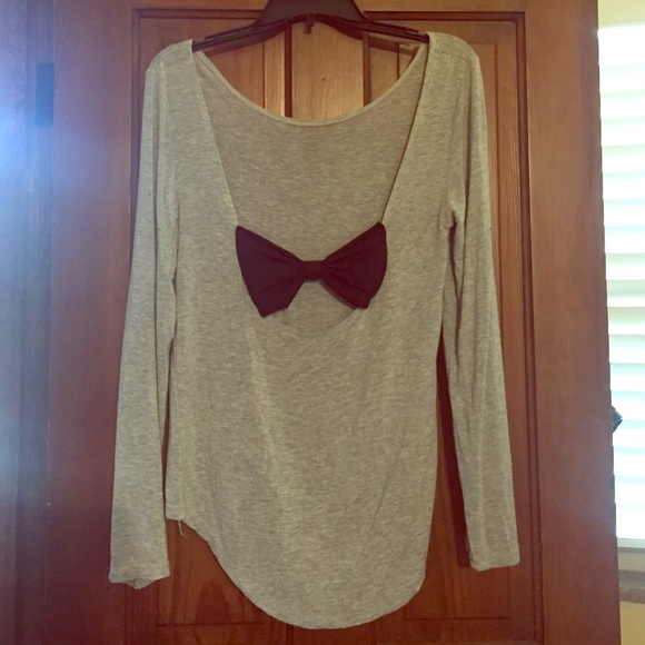 Tops - Bow back grey tee