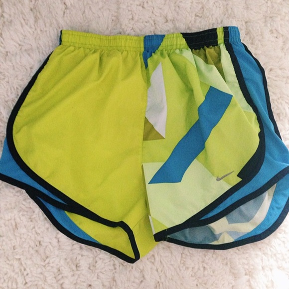 NIKE Tempo Shorts