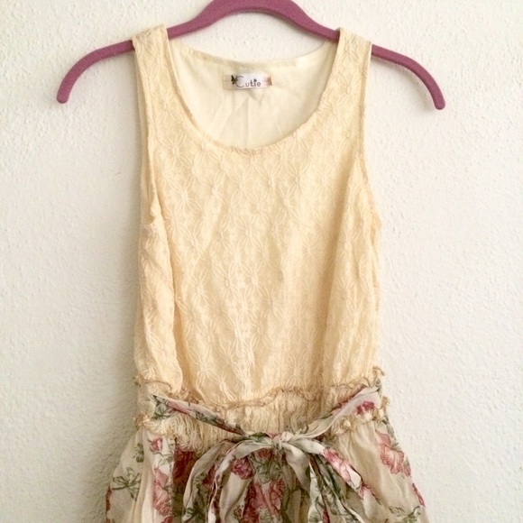 🆕 vintage cream Lace floral dress S/M - Picture 2 of 3