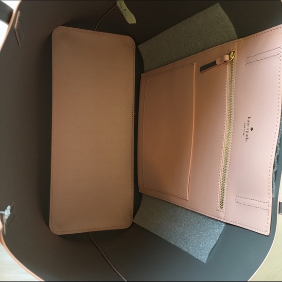 Kate Spade "Blaze a Trail" Len Tote XL - Picture 3 of 3