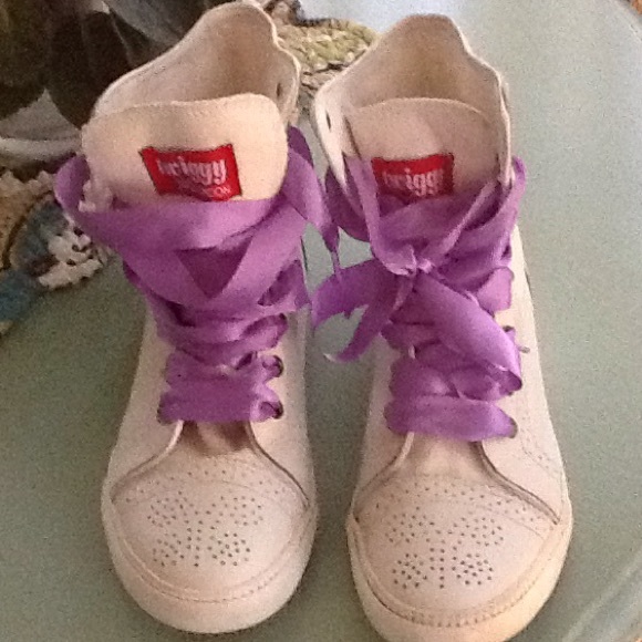 Twiggy London Hi-Top Sneakers Cream