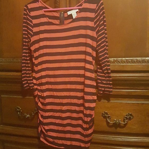 Jessica Simpson maternity 3/4 sleeve