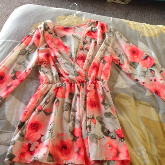Floral long sleeve romper in great condition!