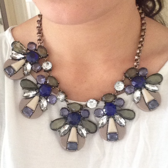 ❣RESTOCK❣ Statement Necklace Neutrals Chunky - Picture 2 of 2