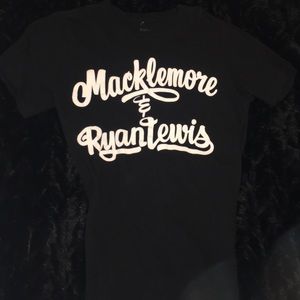 Macklemore band tee 🎶
