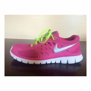 Nike tennis shoes