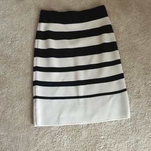 Cream & black striped sweater skirt. Size XS.