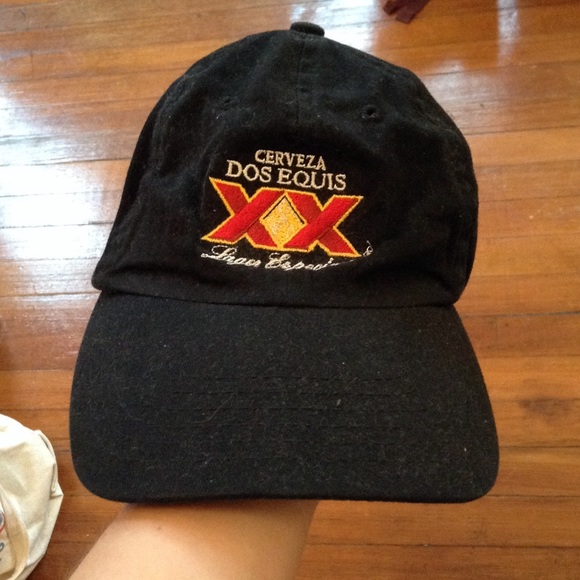 Dos Equis hat