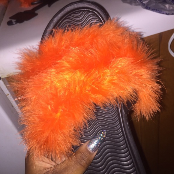 FUR SLIDES😍 - Picture 3 of 3