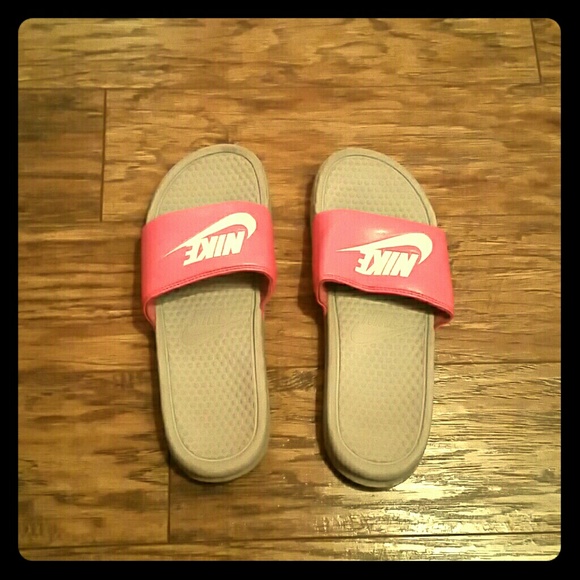Nike slides