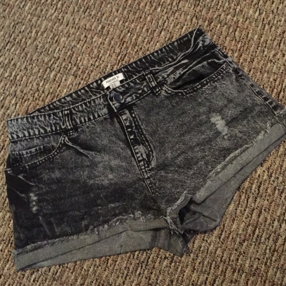 Forever 21 Jean Shorts (Size 31)
