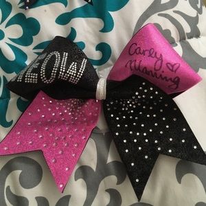 Carly Manning signed bow