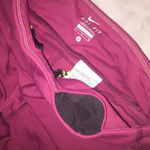 Nike maroon running crop - Picture 4 of 4