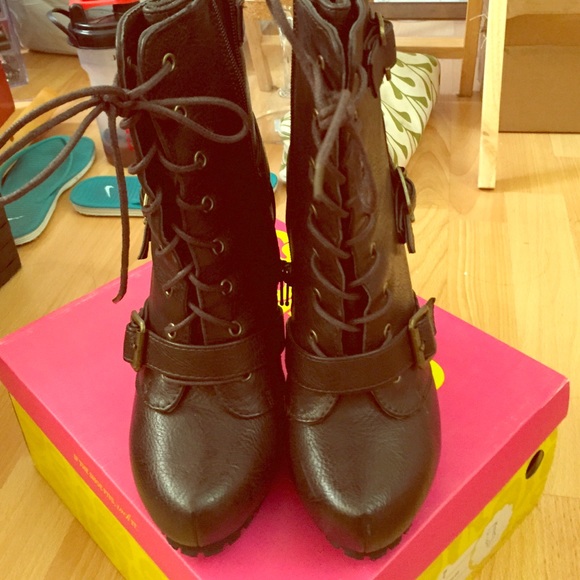 ***SOLD****Charlotte Russe combat heel boots