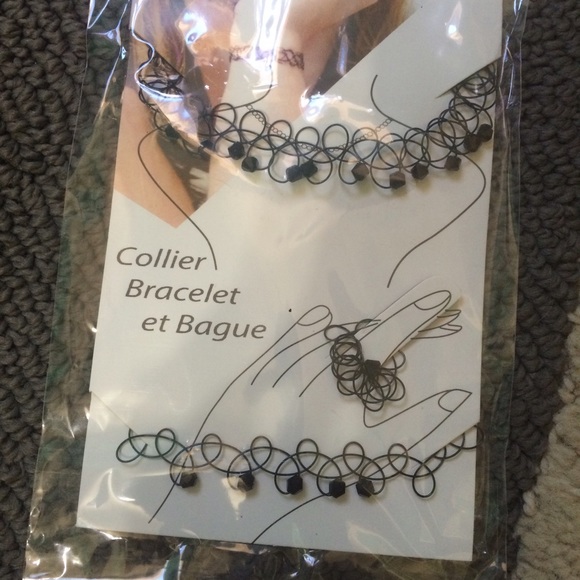 Choker Necklace, Bracelet & Ring - Picture 3 of 3