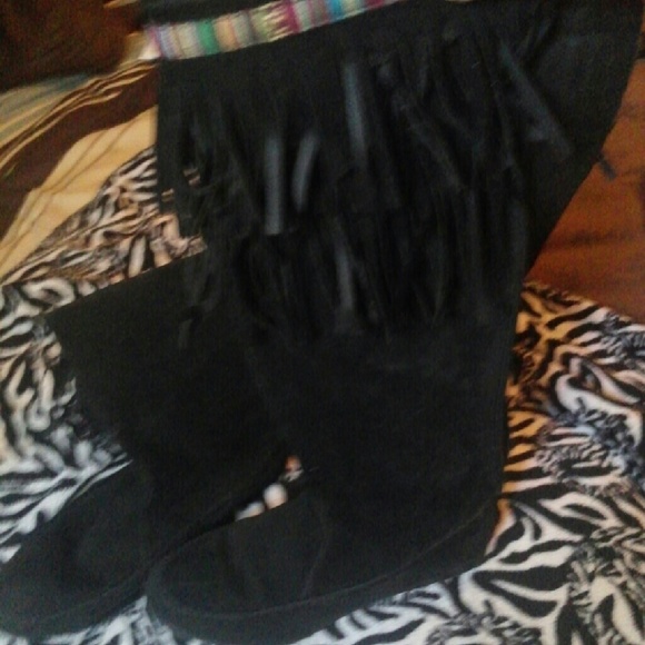 Fringe boots - Picture 2 of 3