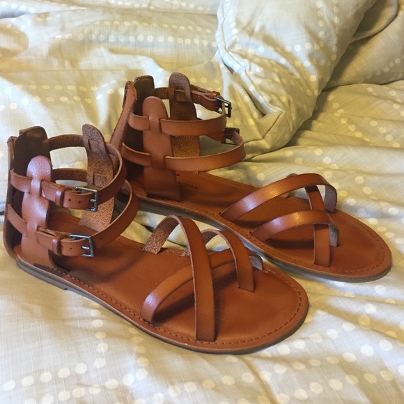 American Eagle Sandals