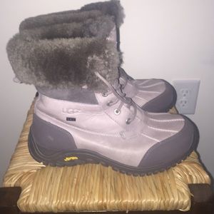 UGG Australia Adirondack II