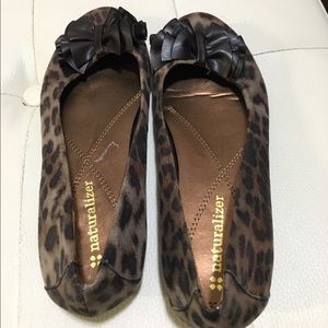 Naturalizer flats