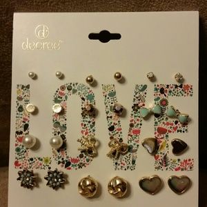 Decree earrings set