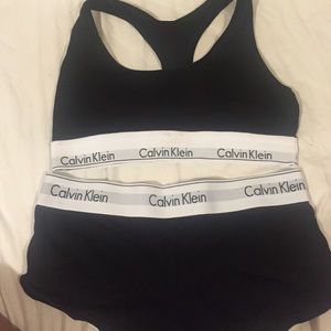 BLACK AND WHITE CALVIN KLEIN SET