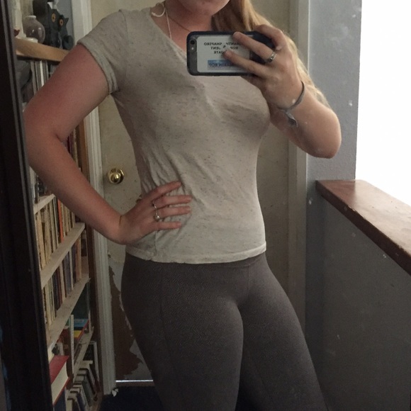 Basic H&M T-Shirt - Picture 1 of 4