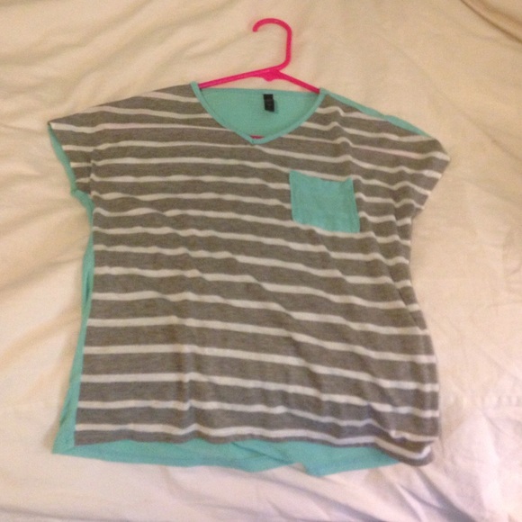 Tilly's t-shirt - Picture 1 of 1