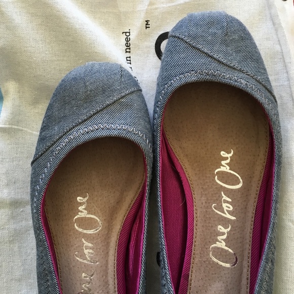 Toms brand new ballet flats. Size 8