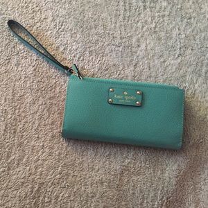 Kate Spade wristlet wallet