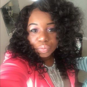 Meet your Posher, Nieshaia