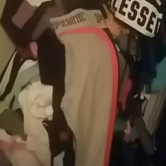 Vs Pink - Picture 3 of 3