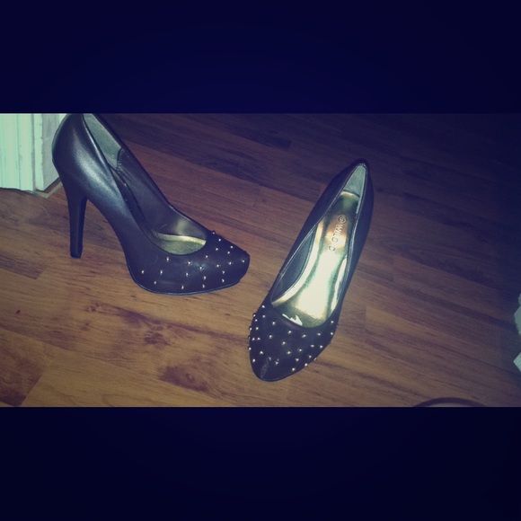 High heels never worn