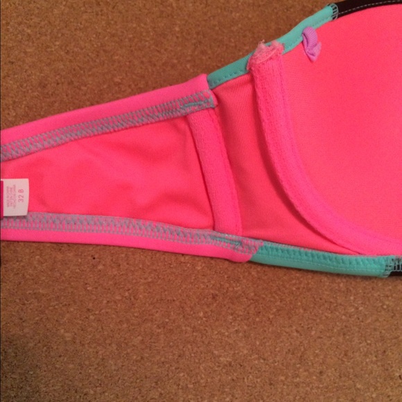 Strapless Vs Pattern Bikini - image 2