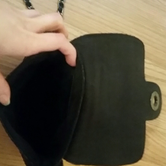 Metallic Crossbody with detachable strap - Picture 3 of 3