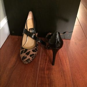 Nine West leopard and black high heels size 9