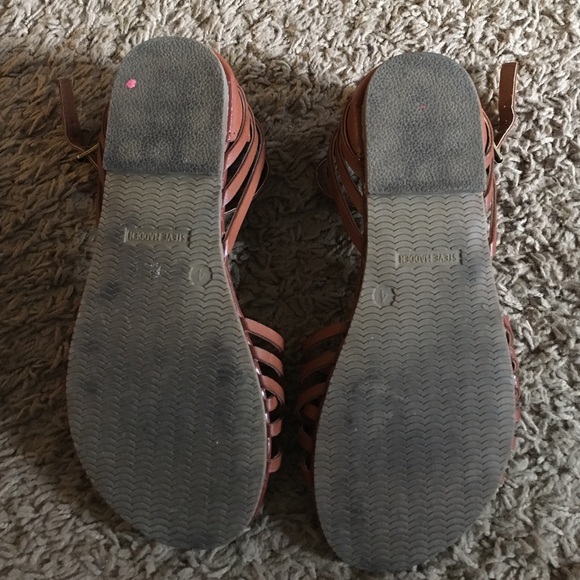 ❌❌❌Sold in Merc@ri❌❌❌Cognac Sandals! - Picture 2 of 2