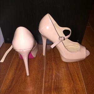 Shoe Dazzle high heels size 9 pink sole