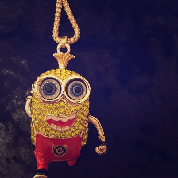 A cute minion Betsy J Necklace 😜