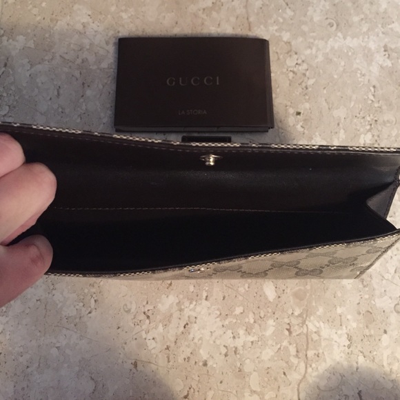 RARE authentic Gucci checkbook wallet - Picture 2 of 4
