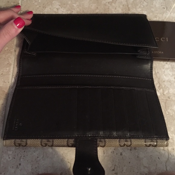 RARE authentic Gucci checkbook wallet - Picture 3 of 4