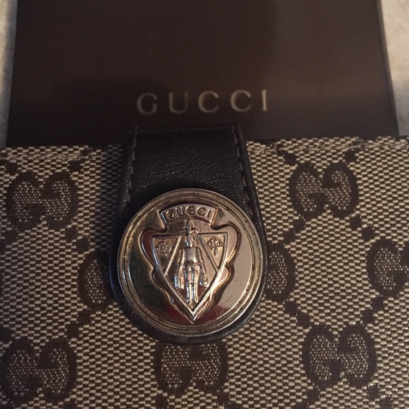 RARE authentic Gucci checkbook wallet - Picture 4 of 4