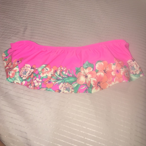 Pink strapless bikini top